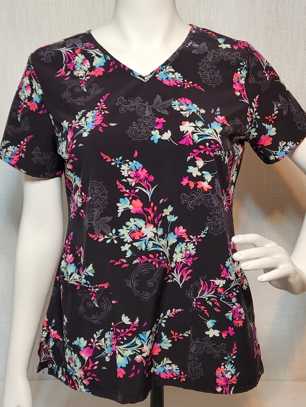 Scrubstar Scrubs Top Black Floral Lightweight Possibly Small / Medium